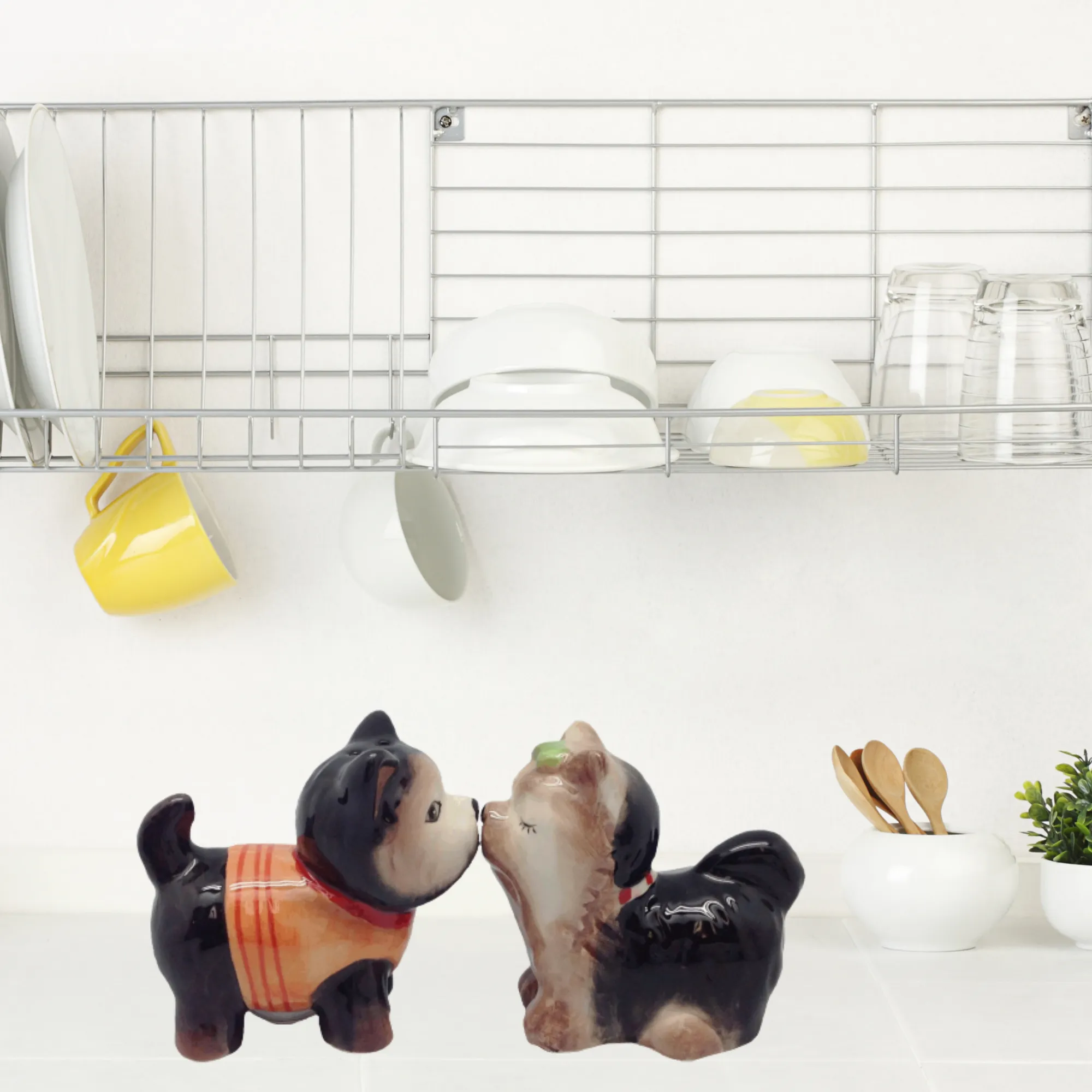 Ceramic Salt & Pepper sets Magnetic Dogs