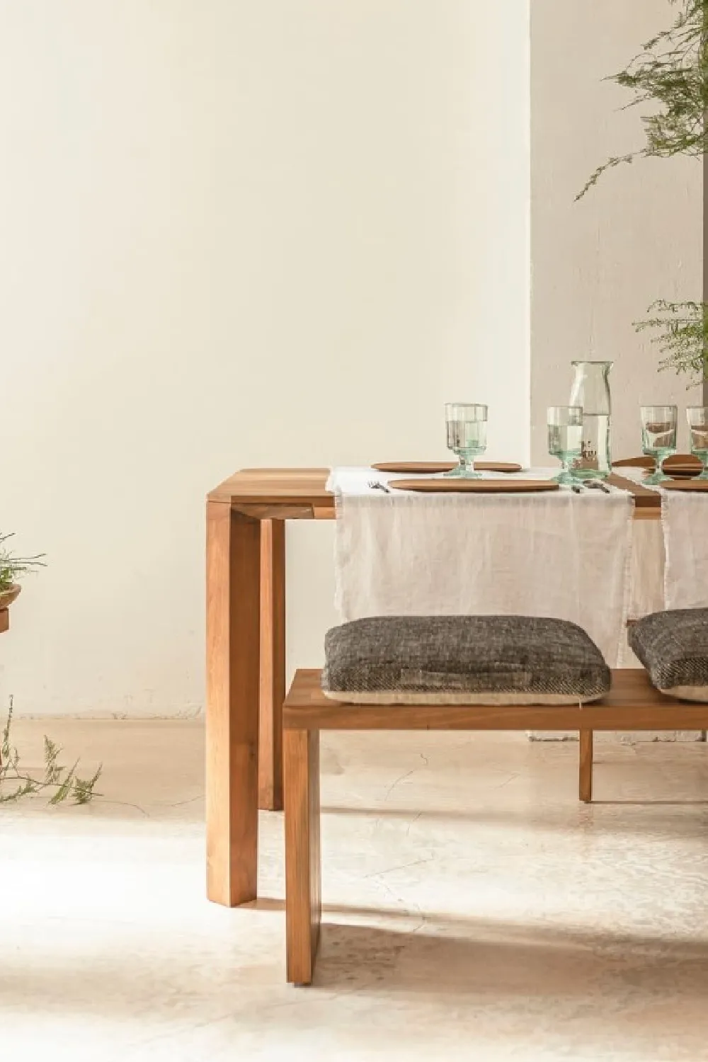 Natural Teak Minimalist Dining Table | Dareels Pameran